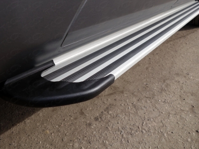 Пороги алюминиевые Slim Line Silver ТСС для Toyota Highlander 2014-2016